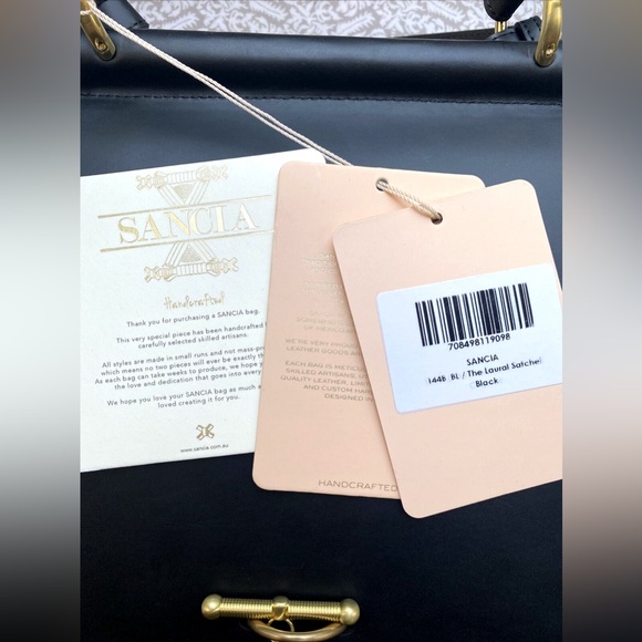 Sancia Laurel Satchel Black Leather Crossbody Shoulder Bag Gold Chain Brand New! - Picture 2 of 10